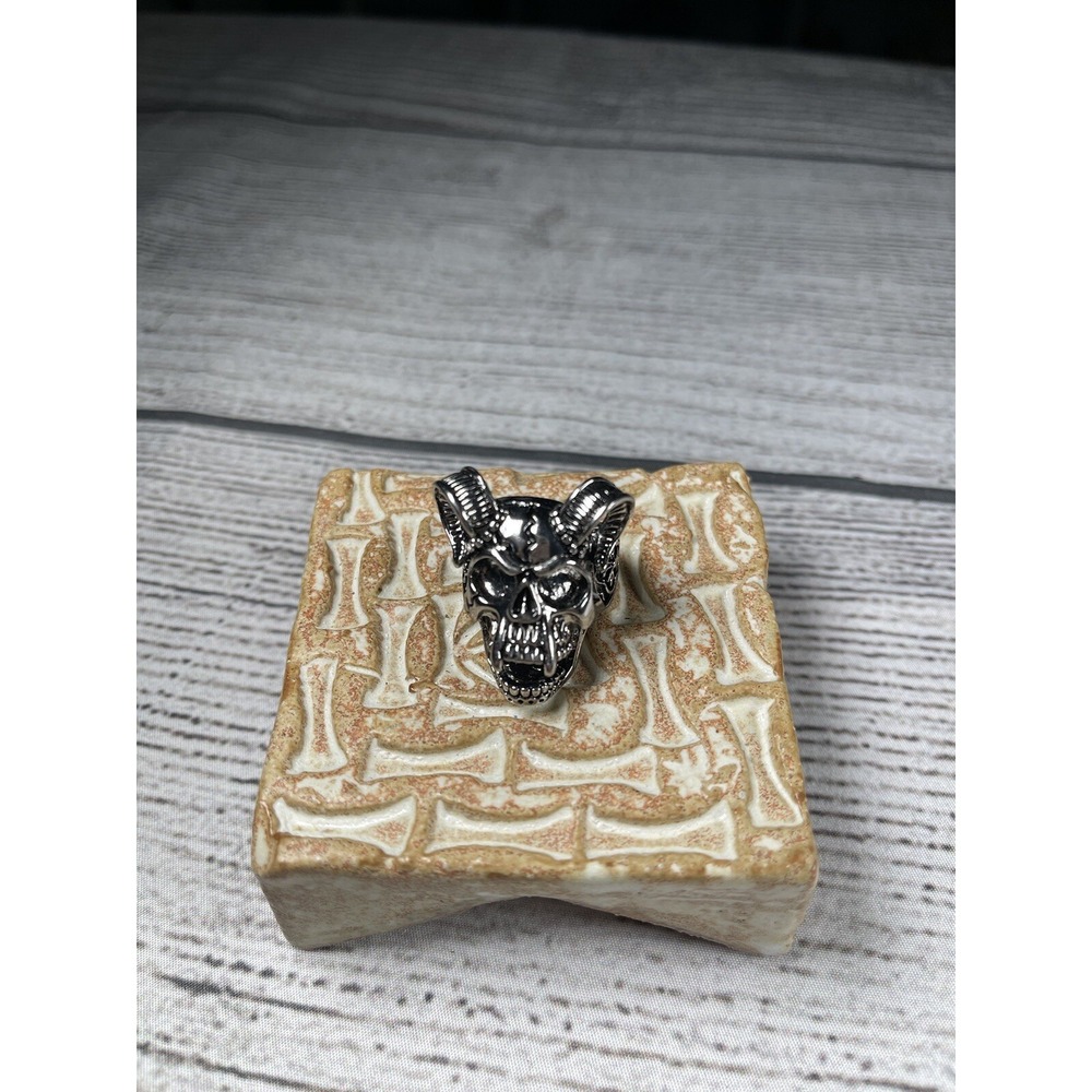 Skull Ring with Ram Horns Silver-tone Open Band NEW in Package Gothic Skeleton